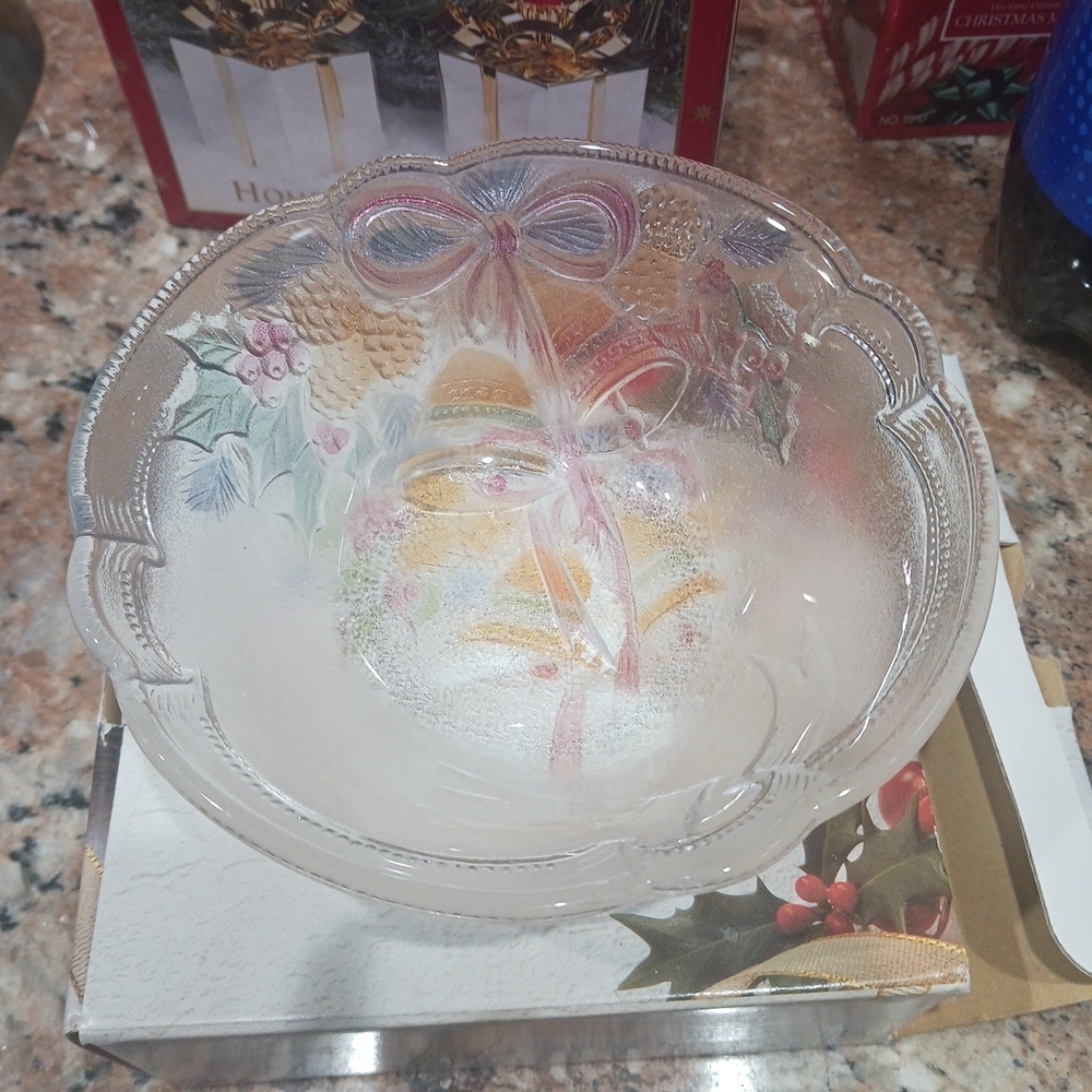 Mikasa "Festive Bells" 6in. Bowl. WY160/257